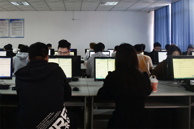 数学与计算机科学学院（软件服务外包学院）成功举办2023年“奋进杯”程序设计竞赛月赛